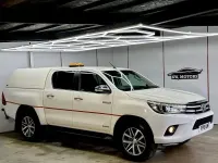 Używany Toyota HiLux 150 KM (110 kW) 2018 Biały Pickup