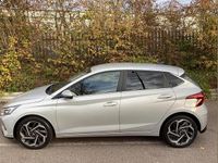 Begagnad Hyundai i20 Premium 100 HK (73 kW) 2021 Silver Halvkombi