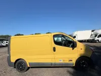 Used Renault Trafic 2006 Yellow MPV