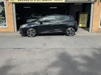 Used Renault Clio Signature 90 HP (66 kW) 2017 Black Hatchback