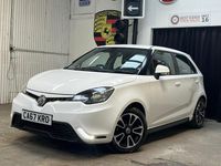 Used MG MG3 106 HP (77 kW) 2017 White Hatchback