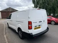Used Vauxhall Vivaro 150 HP (110 kW) 2020 White MPV