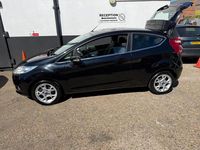 Usado Ford Fiesta Zetec 96 HP (70 kW) 2012 Preto Citadino