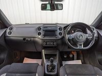 used VW Tiguan 2.0 TDI BlueMotion Tech R-Line 4WD Euro 5 (s/s) 5dr (Nav)