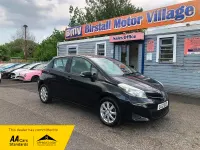 Begagnad Toyota Yaris 99 HK (72 kW) 2012 Svart Halvkombi