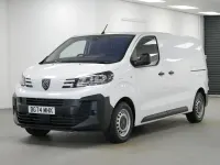 Używany Peugeot e-Expert 100 kW (136 KM) 2024 Biały Van