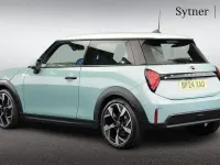 Used Mini Cooper Hatch 154 HP (113 kW) 2024 Green Hatchback