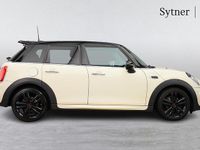 Used Mini Cooper Hatch 134 HP (98 kW) 2019 White Hatchback