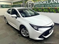Used Toyota Corolla 122 HP (89 kW) 2021 White Hatchback