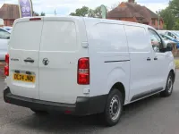 Used Vauxhall Vivaro 145 HP (106 kW) 2024 White MPV
