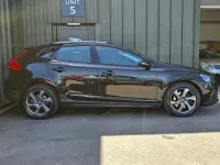Käytetty Volvo V40 120 HP (88 kW) 2016 Musta Viistoperä