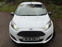 Used Ford Fiesta 75 HP (55 kW) 2016 White Hatchback
