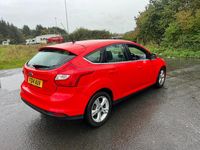 Gebraucht Ford Focus Zetec 115 PS (84 kW) 2014 Rot Kleinwagen