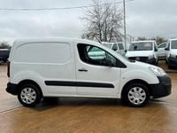 Używany Citroën Berlingo 100 KM (73 kW) 2018 Biały Minivan