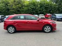 Käytetty Kia Ceed 158 HP (116 kW) 2023 Punainen Viistoperä