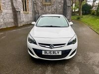 Used Vauxhall Astra Excite 100 HP (73 kW) 2015 White Hatchback