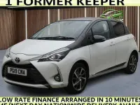 Used Toyota Yaris 111 HP (81 kW) 2019 White Hatchback