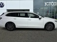 Used VW Passat Elegance 200 HP (147 kW) 2025 White Estate