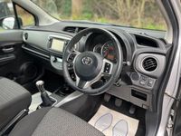 Used Toyota Yaris 99 HP (72 kW) 2014 Silver Hatchback