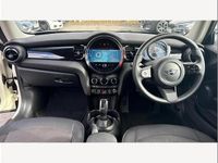 Used Mini Cooper Classic 136 HP (100 kW) 2022 White Hatchback