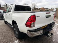 Used Toyota HiLux 150 HP (110 kW) 2021 White Pickup