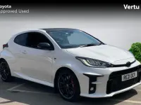 Used Toyota Yaris 257 HP (189 kW) 2021 White Hatchback