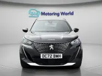 Begagnad Peugeot 2008 Allure+ 131 HK (96 kW) 2023 Svart SUV