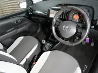 Begagnad Toyota Aygo x-press 69 HK (50 kW) 2017 Svart Halvkombi