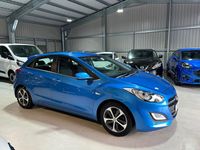 Used Hyundai i30 SE 100 HP (73 kW) 2016 Blue Hatchback
