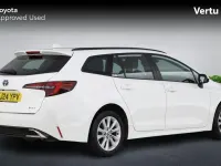 Used Toyota Corolla 140 HP (102 kW) 2024 Pure white (solid paint) Estate