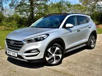 Usado Hyundai Tucson Premium SE 141 HP (103 kW) 2017 Prateado SUV