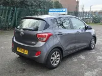Usado Hyundai i10 Premium 2014 Gris Utilitario