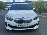 Usado BMW 118 M Sport 134 CV (98 kW) 2024 Blanco Utilitario
