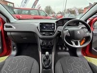 Used Peugeot 2008 Active 100 HP (73 kW) 2015 Red SUV