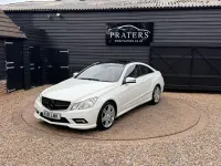 Begagnad Mercedes E350 2010 Vit Sportkupé