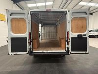 Second-hand Vauxhall Movano S 138 CP (101 kW) 2024 Alb