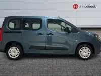 Usado Vauxhall Combo Design Edition 100 kW (136 CV) 2025 Azul Monovolumen