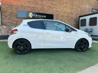 Gebraucht Peugeot 208 GT-line 2015 Weiß Kleinwagen