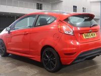 Used Ford Fiesta Zetec 140 HP (102 kW) 2015 Red Hatchback