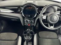 Usado Mini Cooper Hatch 134 HP (98 kW) 2021 Cinzento Citadino