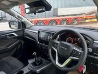 New Isuzu D-Max 163 HP (119 kW) 2025 Black Pickup