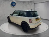 Used Mini Cooper Hatch 122 HP (89 kW) 2013 White Hatchback