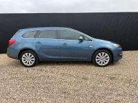 Used Vauxhall Astra S 136 HP (100 kW) 2015 Blue Estate