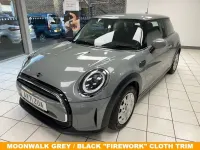 Usado Mini ONE Classic 102 CV (75 kW) 2022 Gris Utilitario