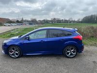 Begagnad Ford Focus ST 2016 Blå Halvkombi