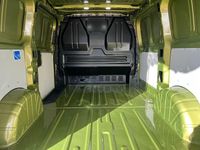Ny VW Transporter Pro 2025 Grön Van