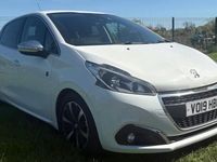 Used Peugeot 208 82 HP (60 kW) 2019 White Hatchback