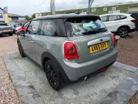 Usado Mini Cooper Hatch 136 HP (100 kW) 2016 Cinzento Citadino