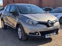 Used Renault Captur Expression+ 90 HP (66 kW) 2016 Beige SUV