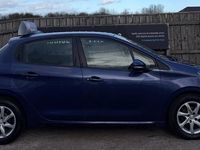 Gebraucht Peugeot 208 Active 115 PS (84 kW) 2014 Blau Kleinwagen